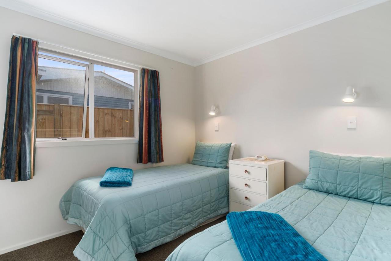 Rainbow Lake House - Lake Taupo Holiday Home Exterior foto